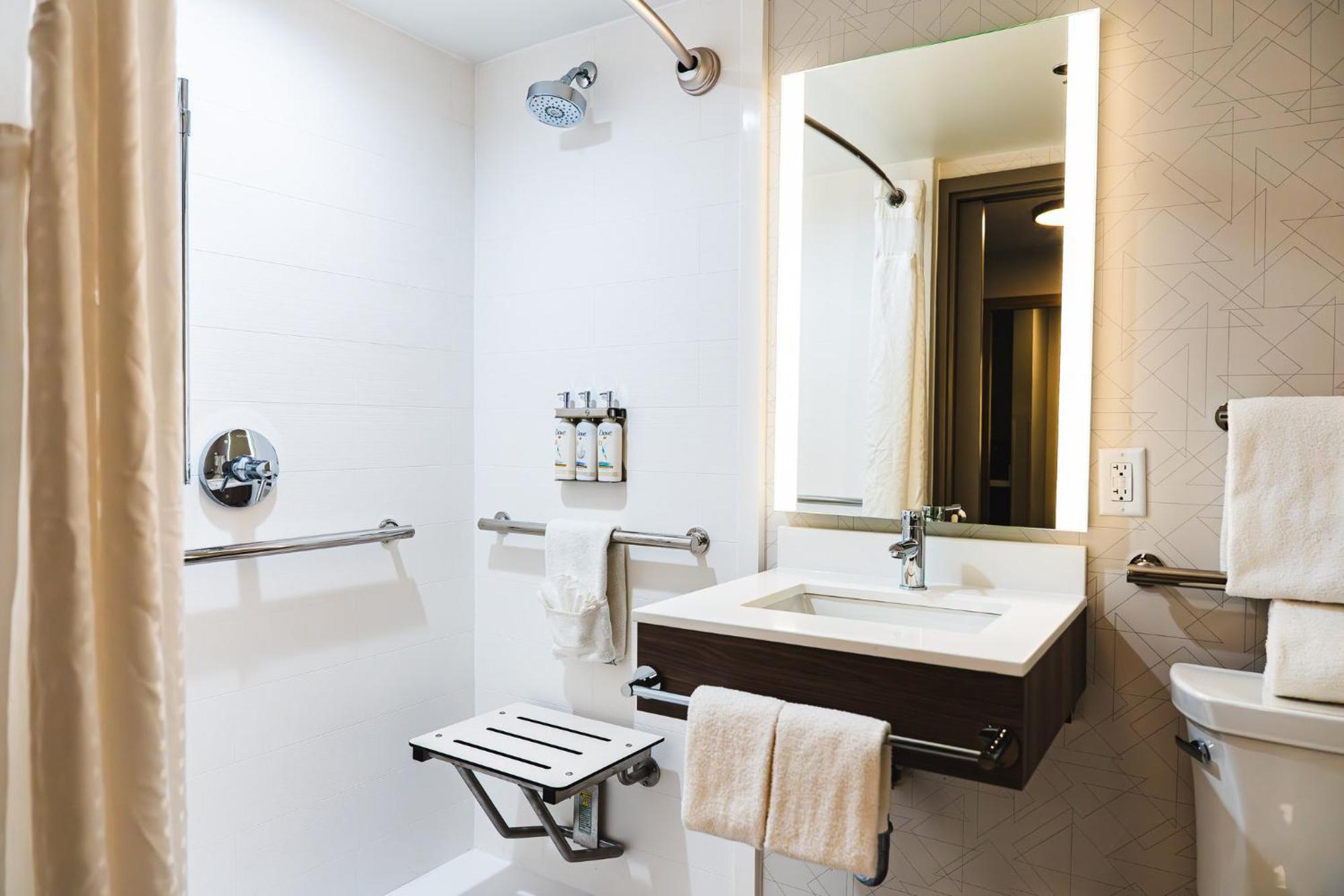 Holiday Inn Express Frazer - Malvern By Ihg Eksteriør bilde
