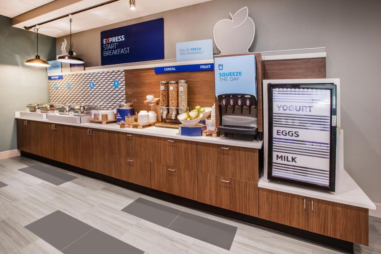 Holiday Inn Express Frazer - Malvern By Ihg Eksteriør bilde