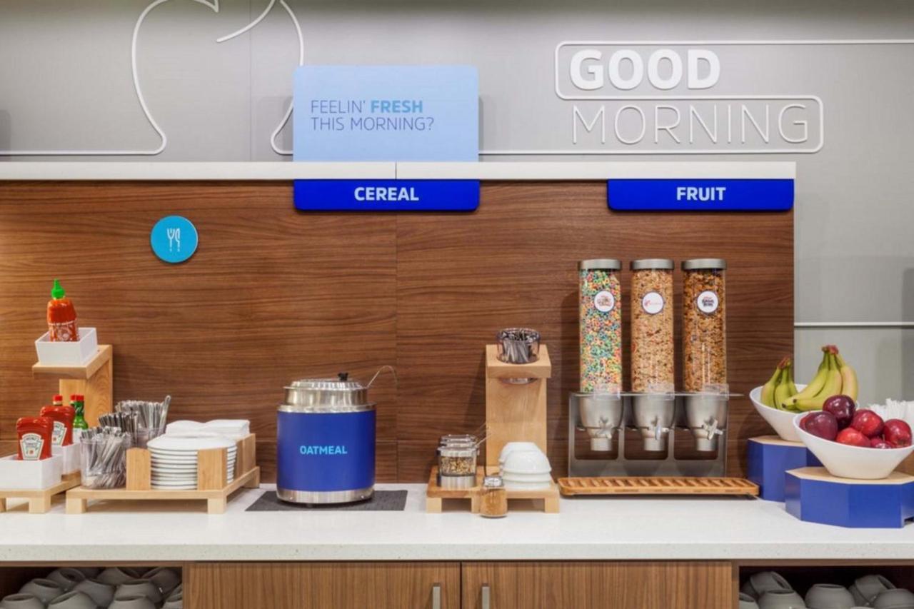 Holiday Inn Express Frazer - Malvern By Ihg Eksteriør bilde